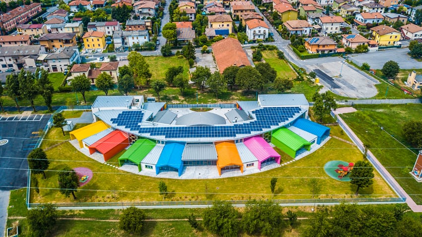 La scuola materna di Bagnolo Nella vista dall'alto