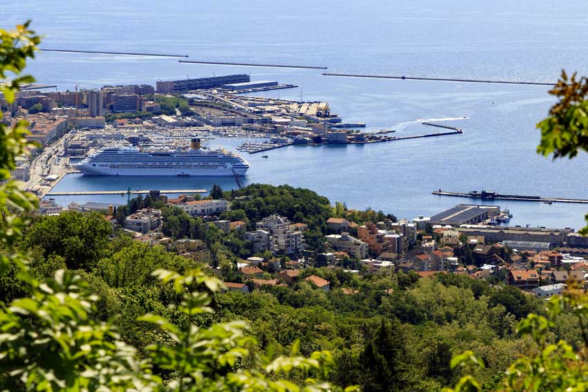 Trieste e il porto visto dall'alto