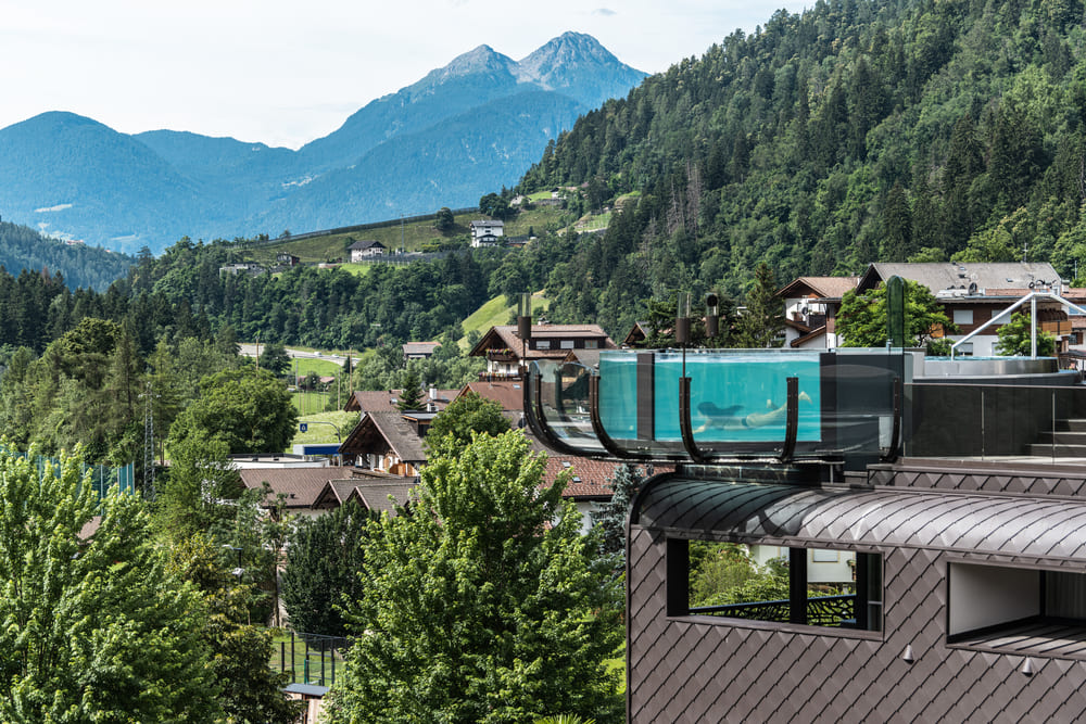 I rivestimenti metallici Prefa donano un nuovo look al Resort Quellenhof in Alto Adige