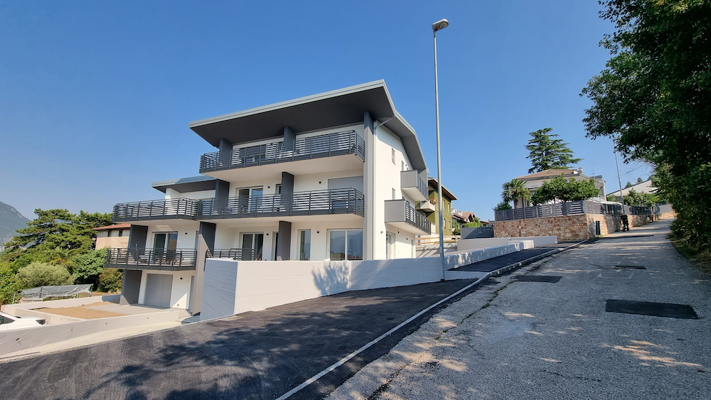 Roverplastik-Villa-Levante-moderna-Active-House