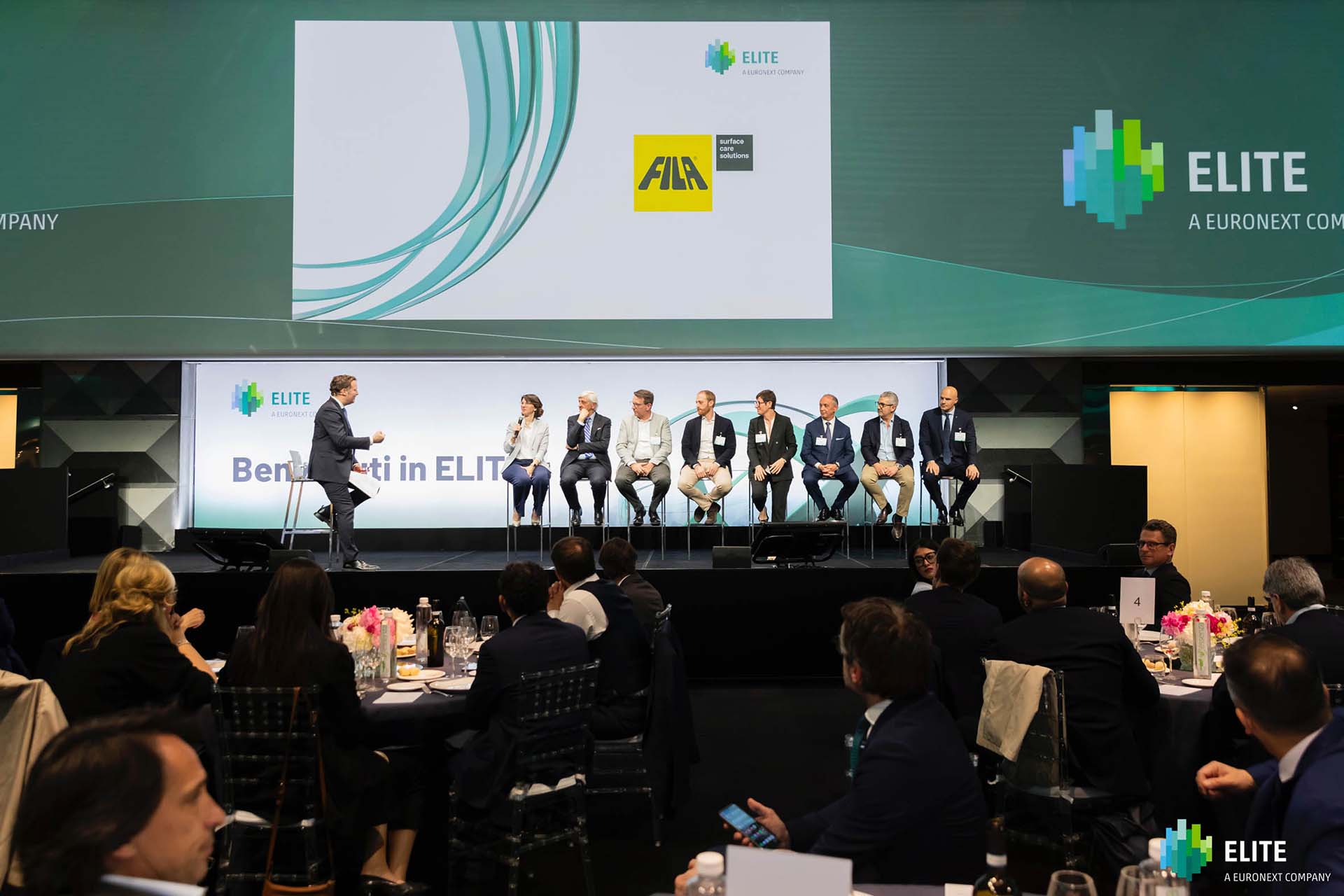 Il palco dell'Evento Elite visto dalla platea