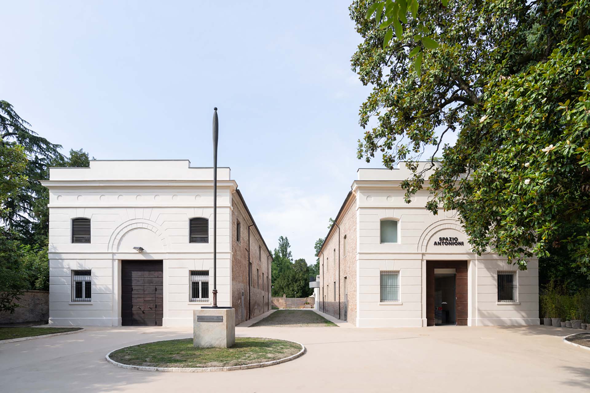 Il complesso che ospita il Padiglione di Arte Contemporanea a Ferrara