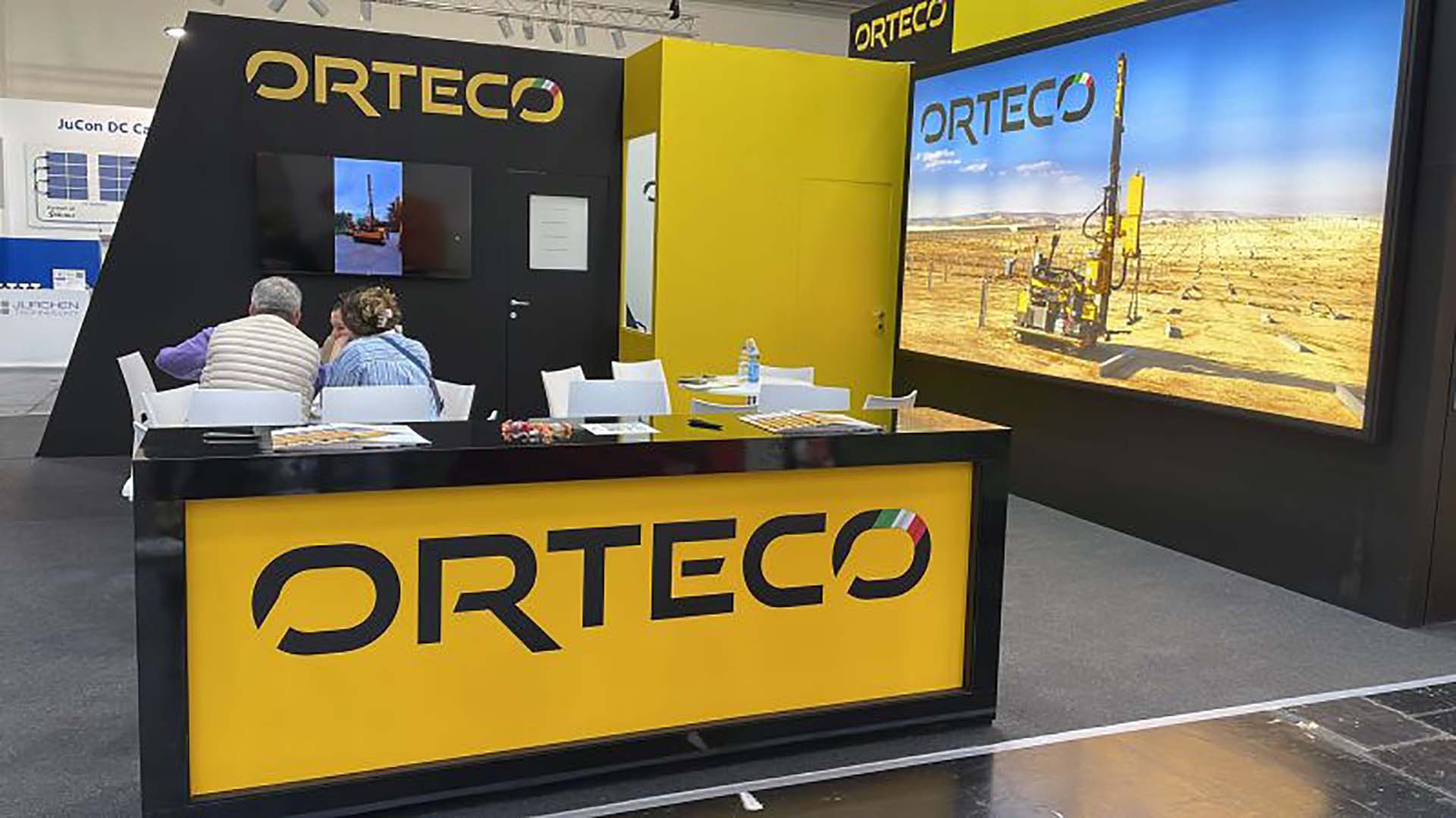 Lo stand di Orteco in una fiera del settore
