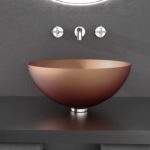 Lavabo di forma sferica prodotto fa Glass Design su progetto di Tonino Lamborghini Copper