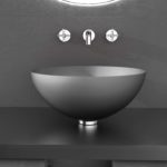 Lavabo di forma sferica prodotto fa Glass Design su progetto di Tonino Lamborghini Grey