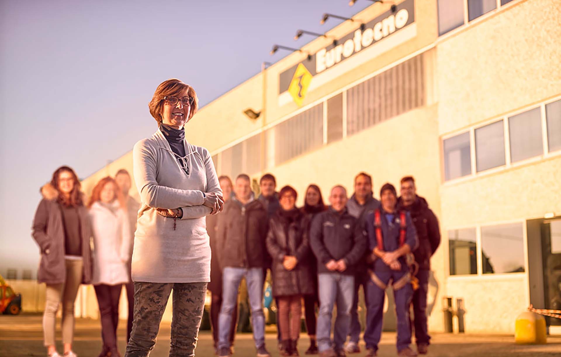Sede e personale della società di noleggio Eurotecno