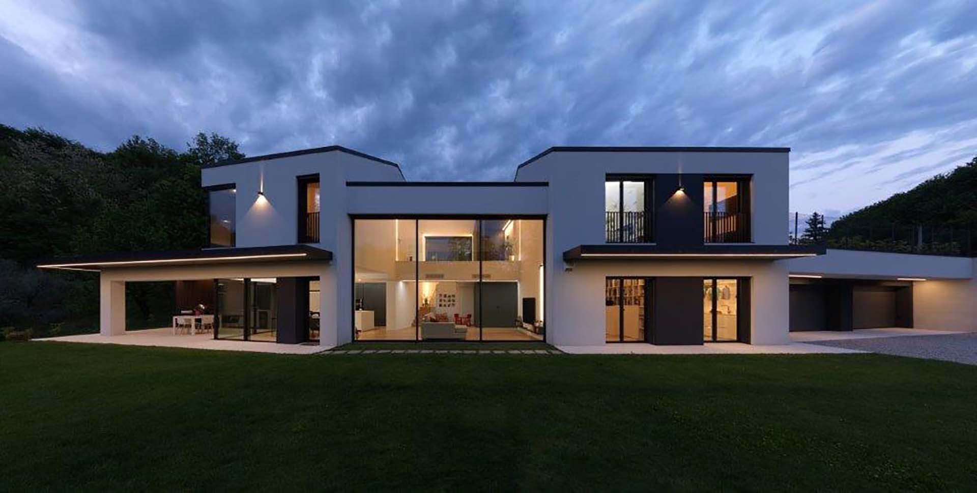 Schüco soluzioni per dare luce e sicurezza ad una splendida villa ph Daniele Domenicali