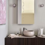 Bango arredato con mobile della serie Delfo di Ceramica Cielo