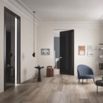 A sinistra modello Premium Scrighi e sullo sfondo un modello Premium Zero in cristallo lucido nero