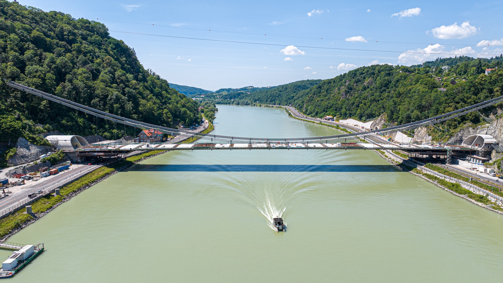 Ponte strallato sul Danubio