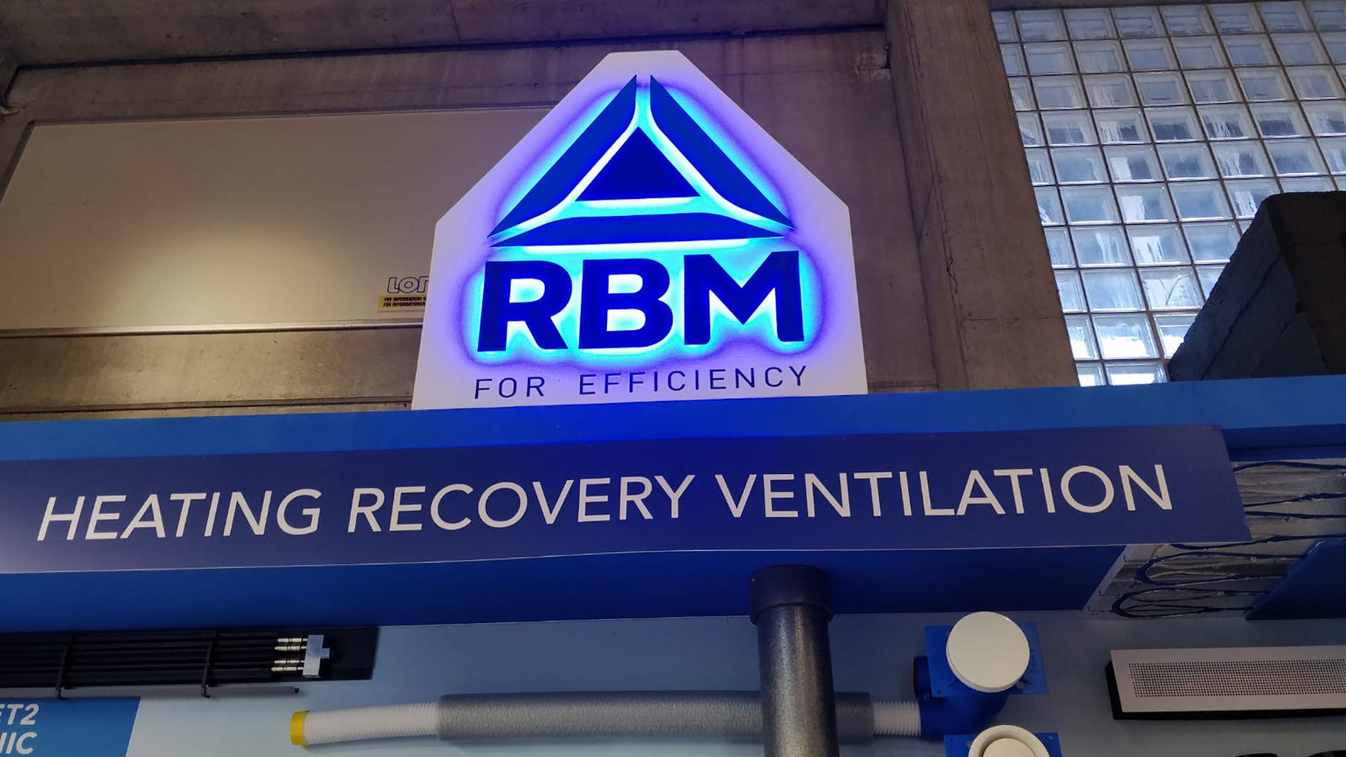Rbm logo dell'azienda che propone impianti per il trattamento d'aria che garantiscono comfort e salute