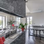 infissi appartmaneto in condominio a Vigevano particolare ingresso