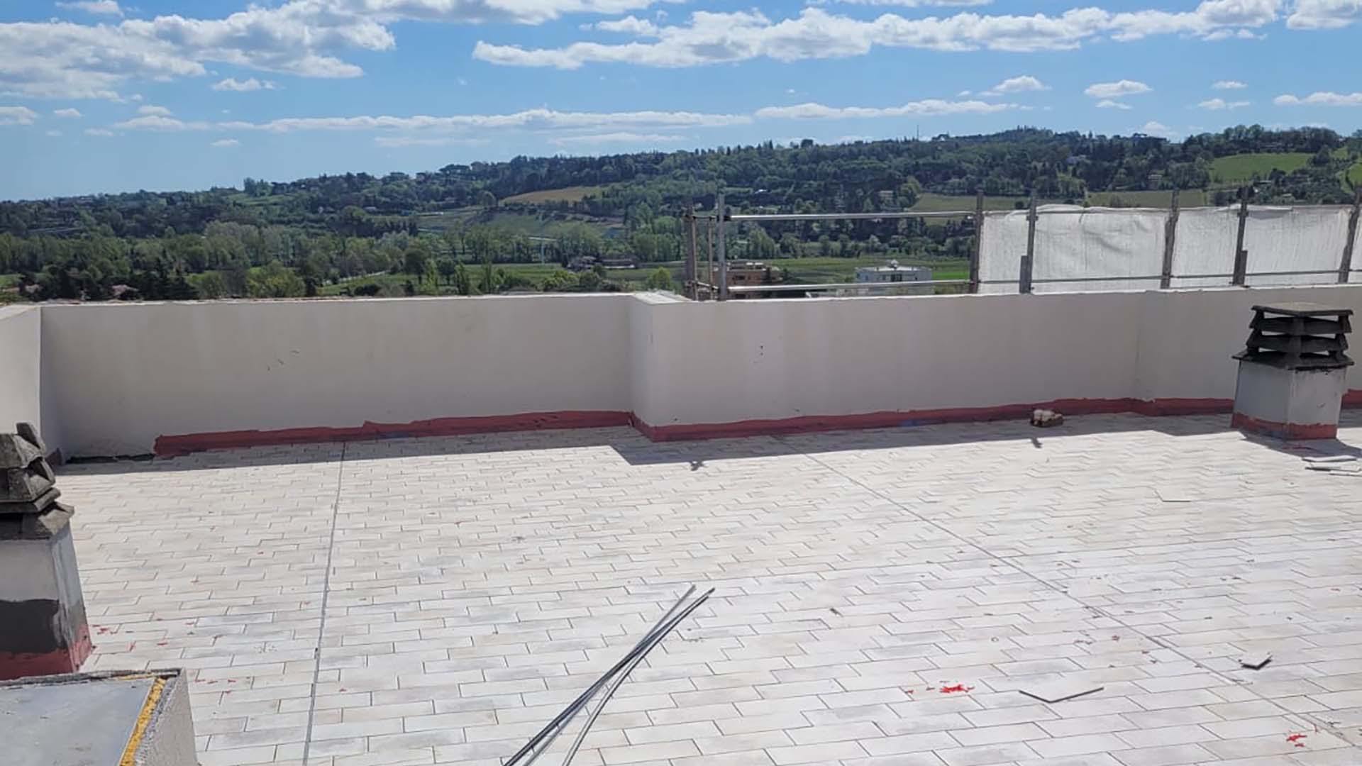 Il lastrico solare di Palazzo Corelli pavimentato