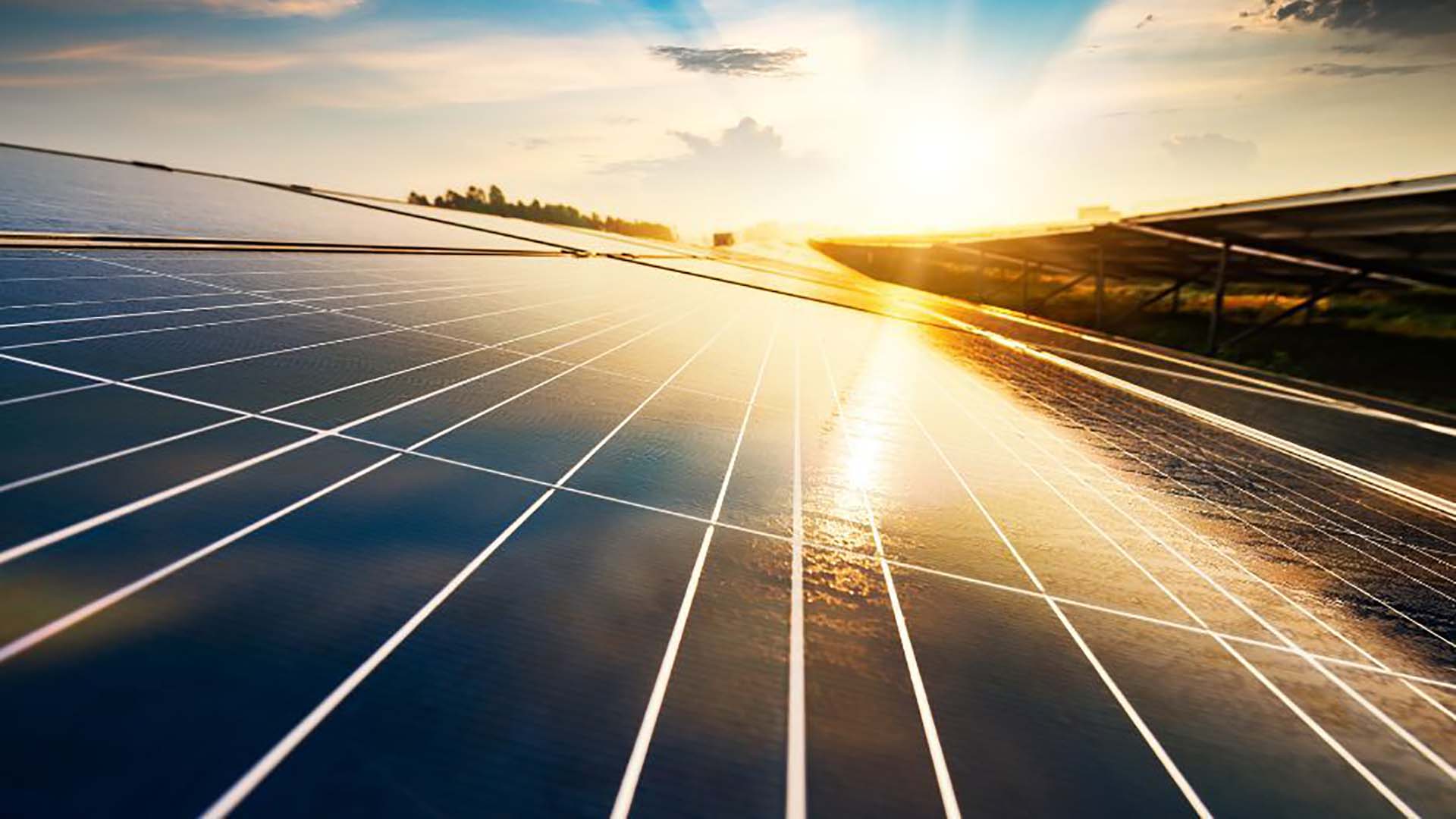 Navello festeggia i 200 anni dotando la sede di L'azienda Navello, attiva nel settore della serramentistica in legno, festeggia i 200 anni di vita realizzando un impianto fotovoltaico presso la sede di Monchiero di un impianto fotovoltaico