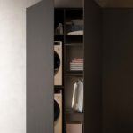 Un mobile per contenere lavatrice, stiratrice e bucato, Ronal Bathrooms Concept Space