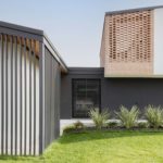 villa realizzata a Pandino in provincia di Cremona particolare con mattoni a vista sulla facciata principale