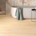 Casalgrande english wood highland e parete onice arancio