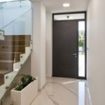 Portoncino di ingresso visto dall'interno