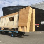 Due pareti pronte per il trasporto dallo stabilimento a Iseo al sito di progetto (località Avouil)