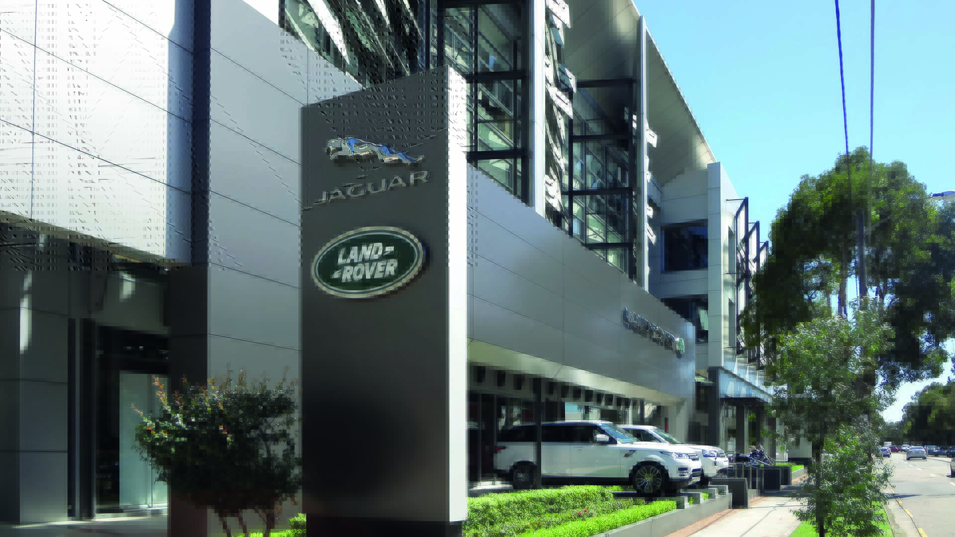 KömaAlu riveste l'ingresso di una concessionaria Jaguar