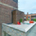 Fakro finiestra DXW installata su un tetto a balcone