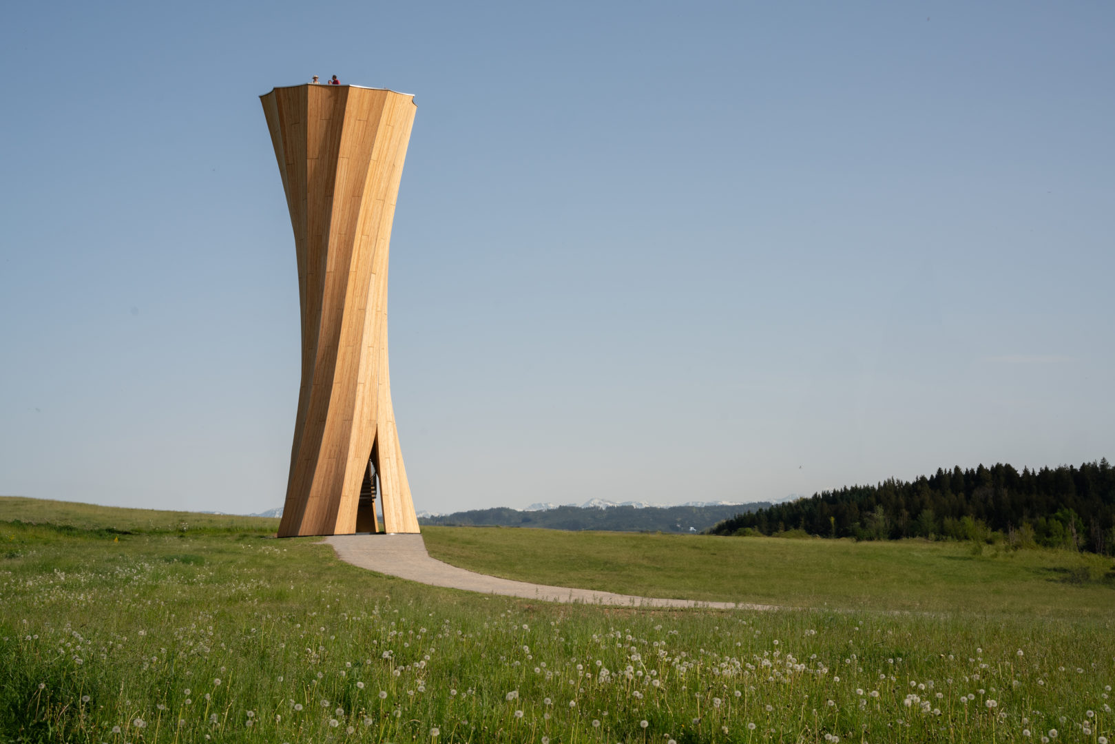 Torre di Wangen immersa nel_verde