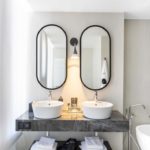 Vimar il bagno di una camera del Radisson Collection Santa Sofia Milano