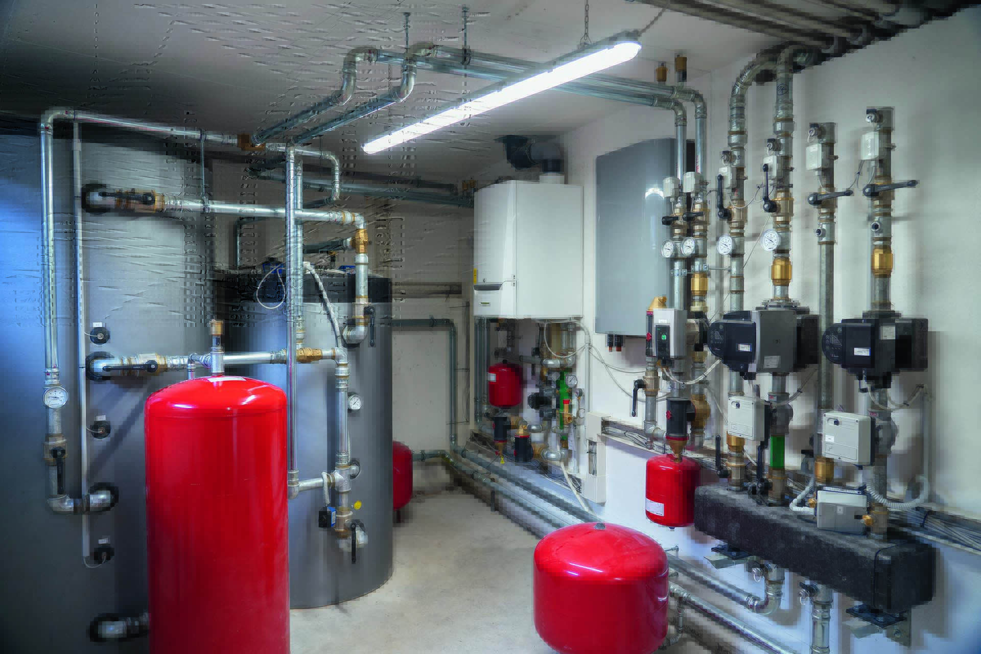 Viega dettaglio della centrale termica dell'hotel