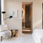 FerreroLegno porta exit zero custom made abbinata alla boiserie