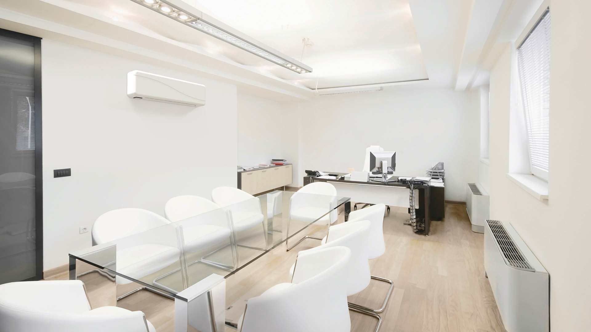 Helty FlowUltra ambientato in ufficio