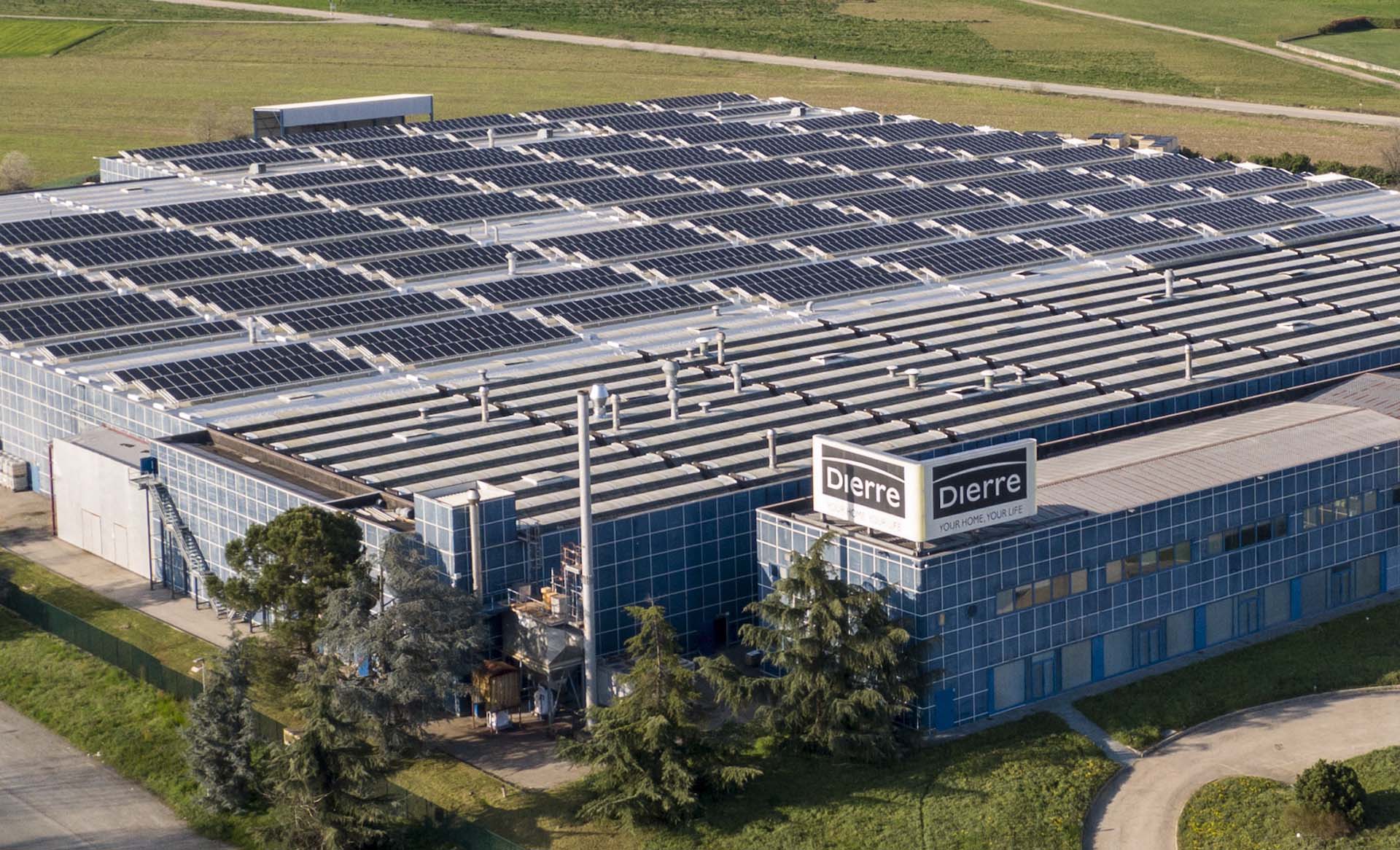 Dierre pannelli fotovoltaici installati nella sede di Villanova d'Asti ©a.lercara