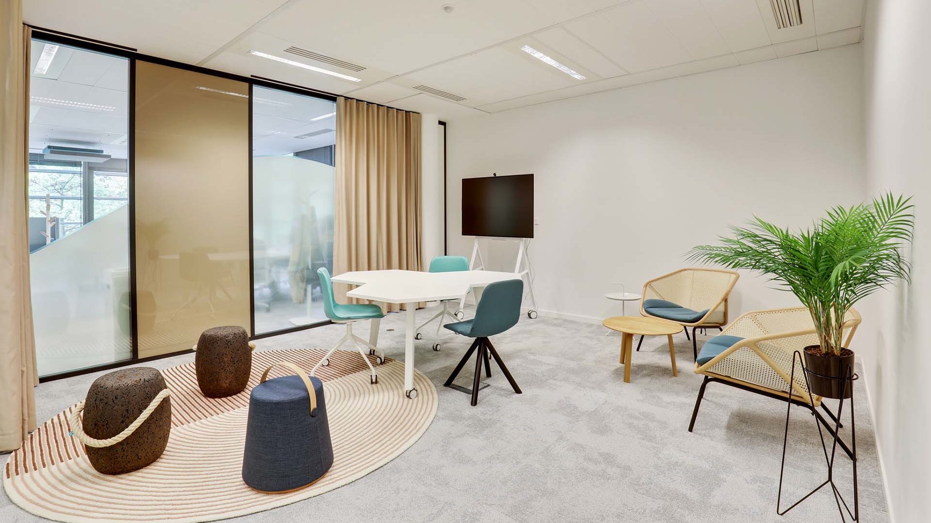 Agc Lacobel brown light in ufficio