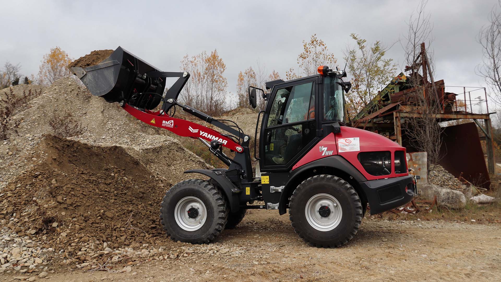 Yanmar pala gommata compatta V7-Hw
