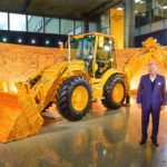 Jcb Lord Bamford davanti alla milionesima terna