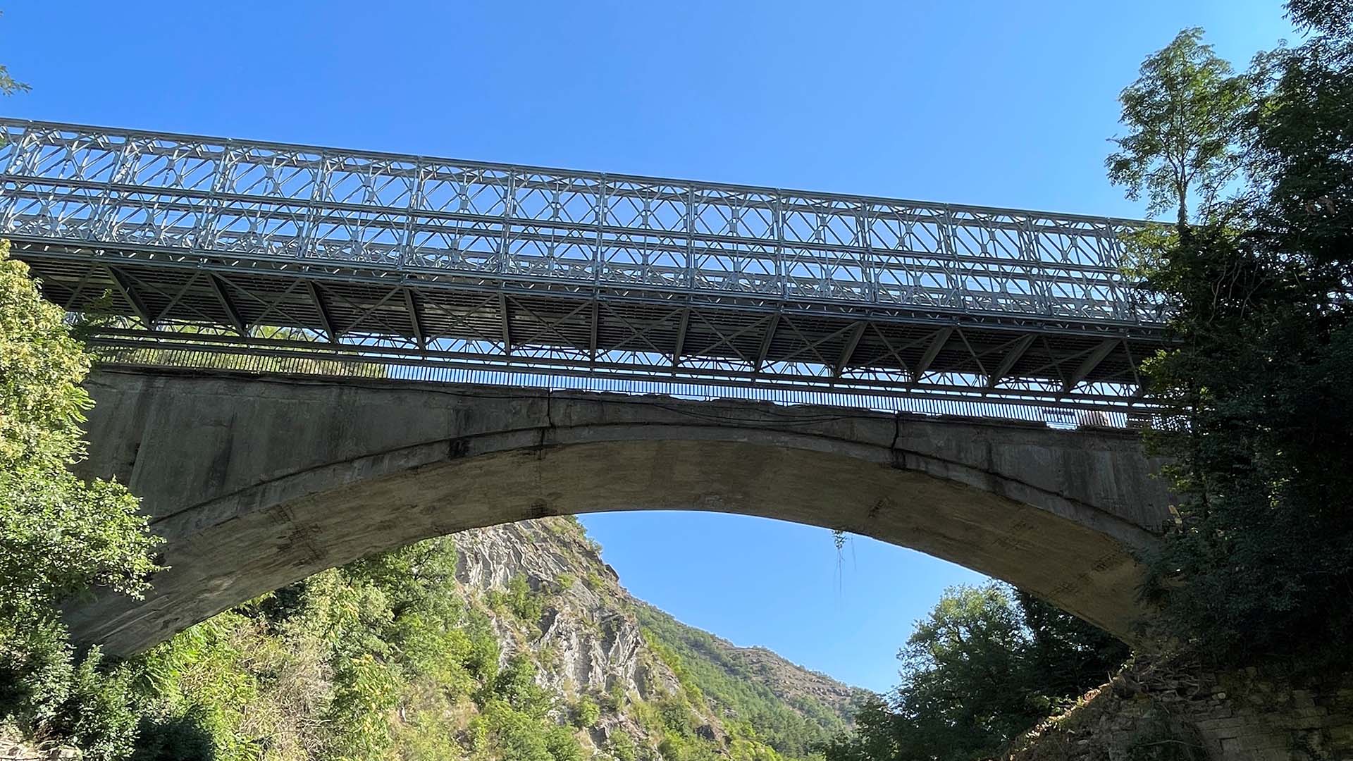 Acrow bridge a Santerno in Toscana