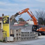 Hitachi fasi della demolizione