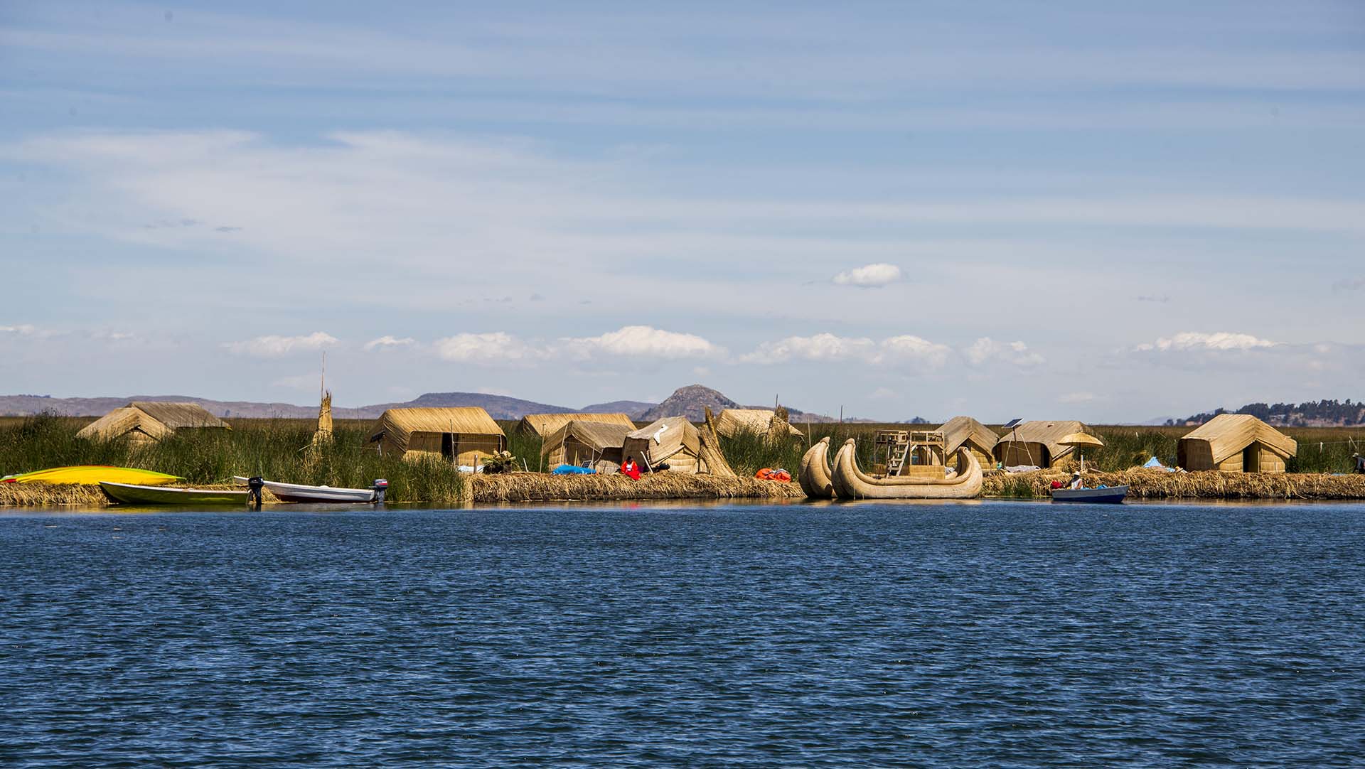Perù Biennale Venezia 2025 isole galleggianti degli Uros nel lago Titicaca