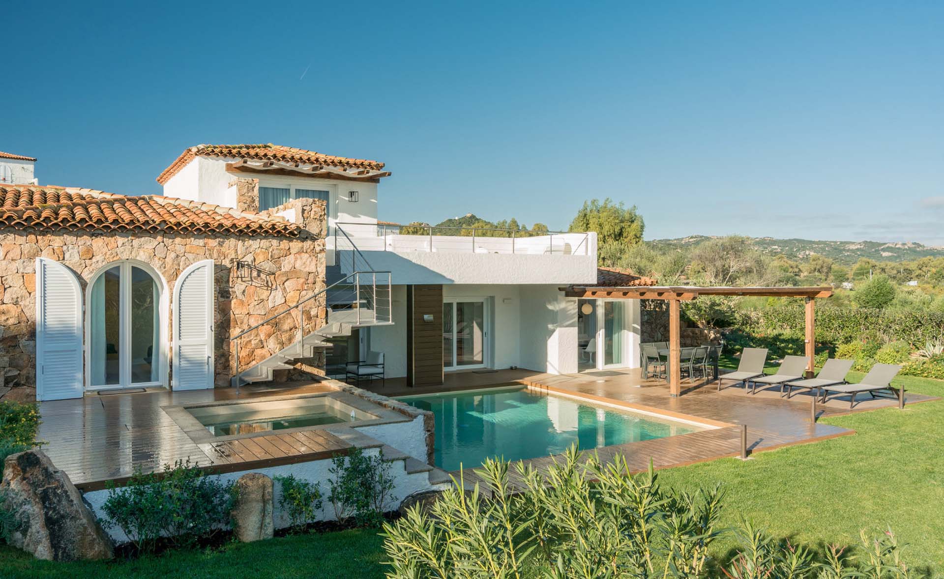 Yeldo boutique hotel arzachena dettaglio dell'esterno con piscine