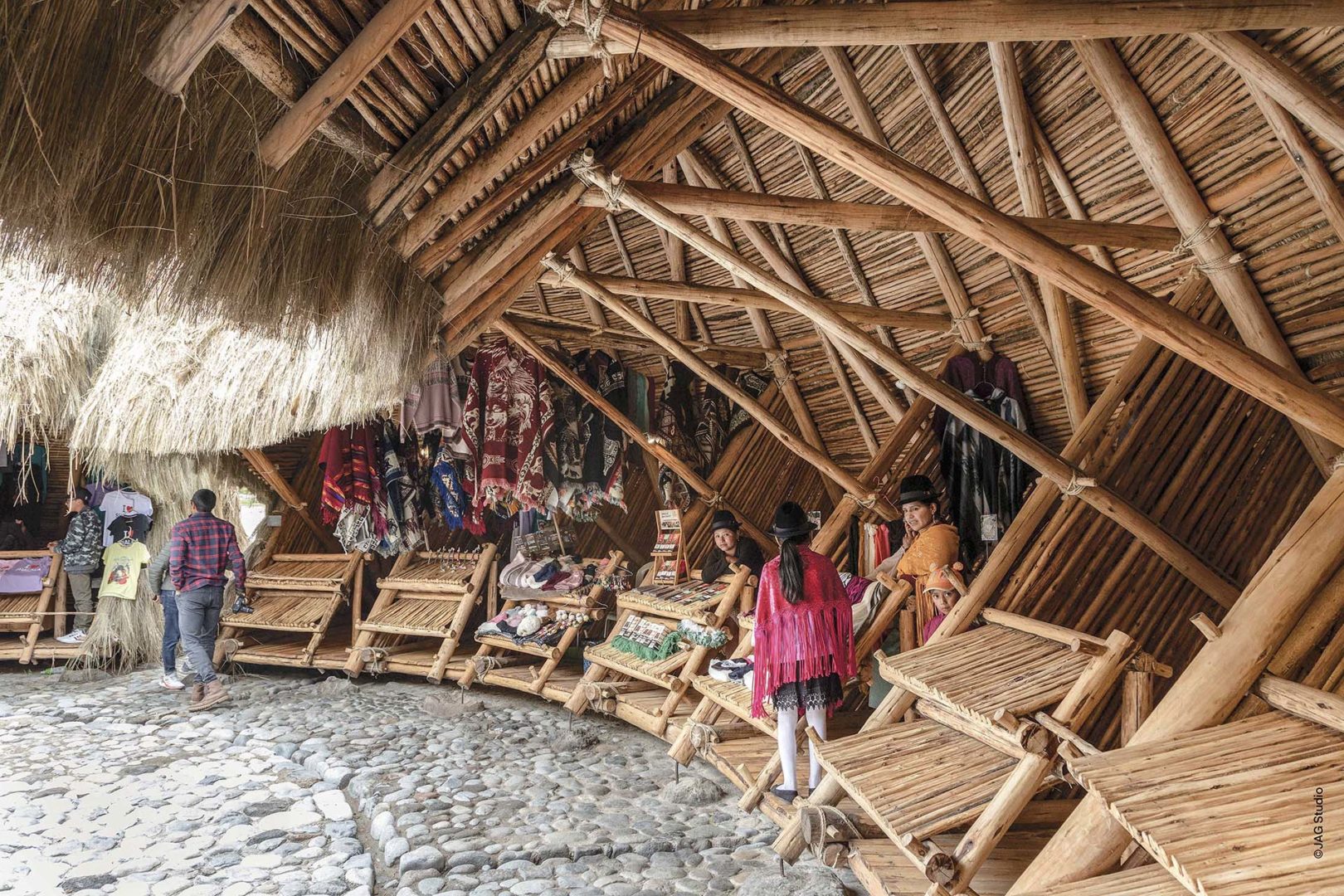 Centro dell'Artigianato Chaki Wasi della Com. Shalalà, Zumahua, Ecuador_vista interna