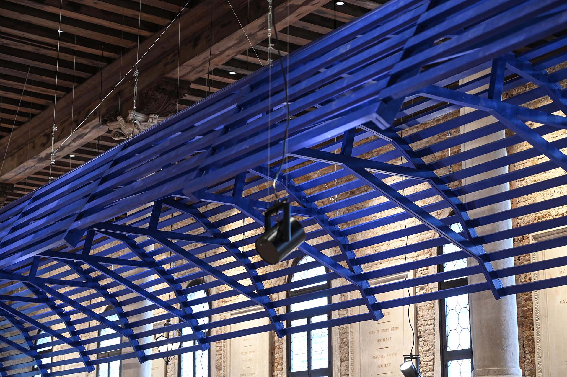 Geberit particolare dell'Installazione Il cielo sopra il portego De Lucchi