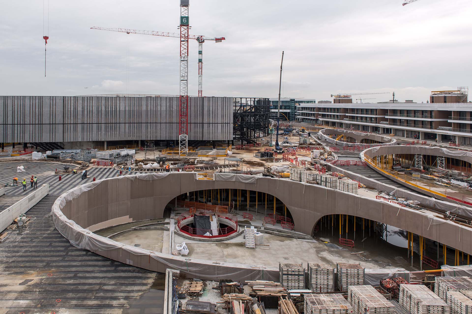 Installazione della facciata dinamica di rivestimento dell’Arena da parte di Gualini