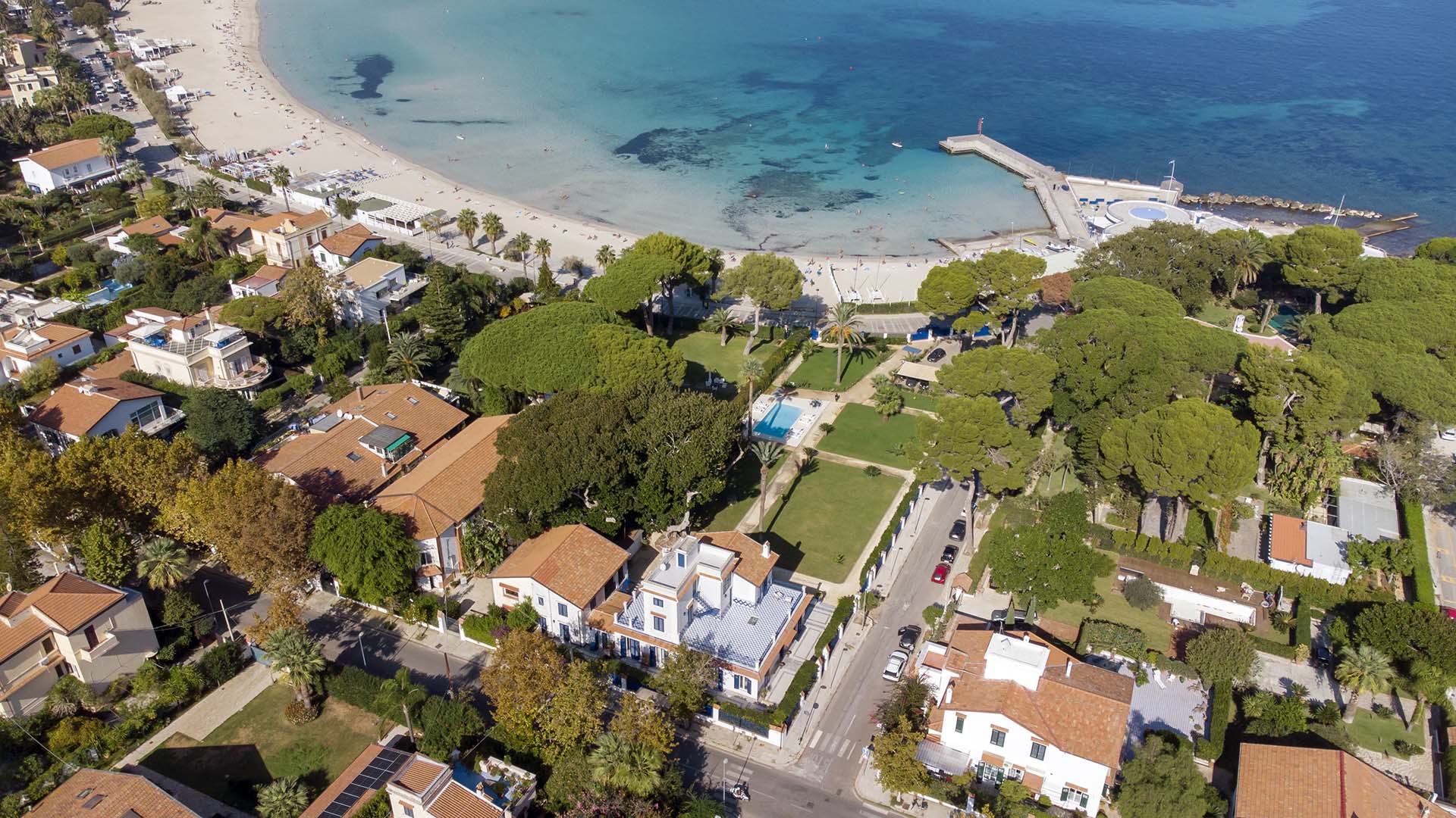 Mab la costa su cui si affaccia la Villa Liberty ©BenedettoTarantino
