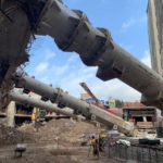 Realizzazione dei puntellamenti con puntoni idraulici telescopici che poggiano sulla platea di fondazione al centro del lotto