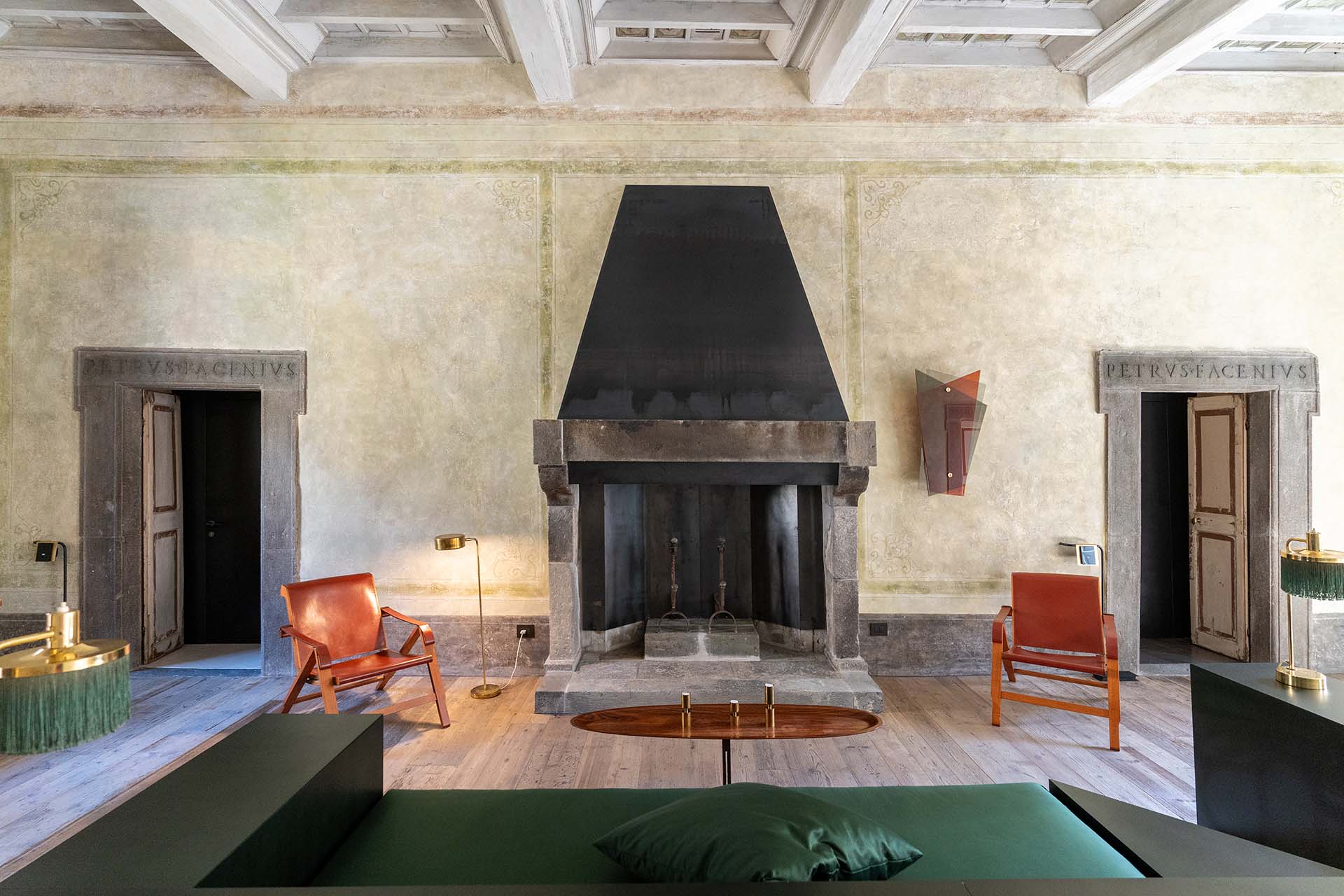 Secco Sistemi hotel Palazzo Petrvs antico salone