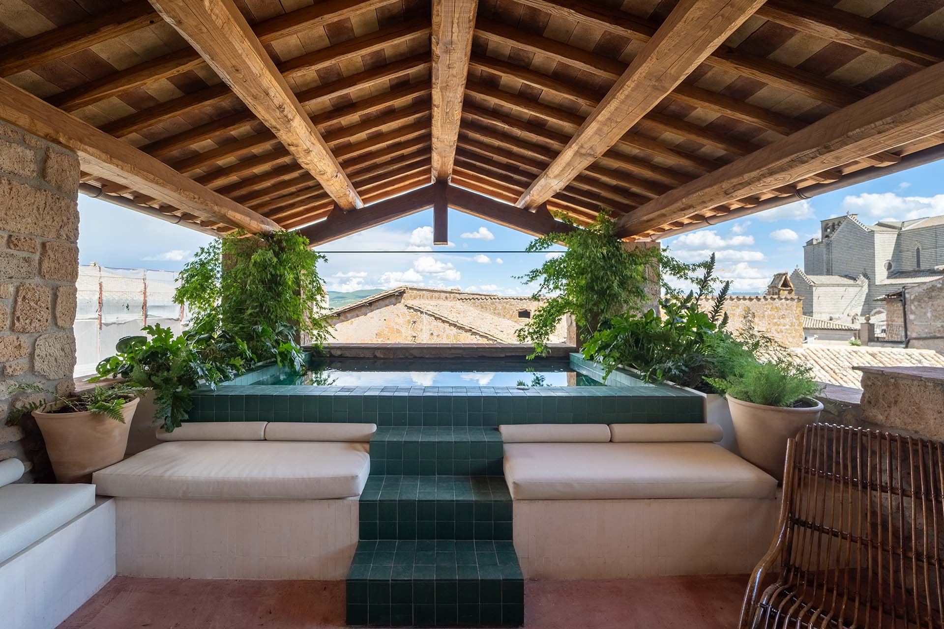 Secco Sistemi hotel Palazzo Petrvs serramenti Os2 75