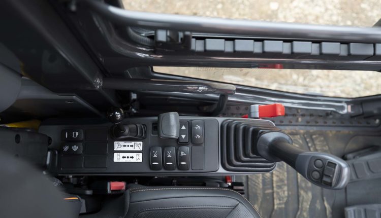 Develon escavatore gommato Dx165Wr ©Luc Hilderson