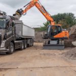 Develon escavatore gommato Dx165Wr ©Luc Hilderson