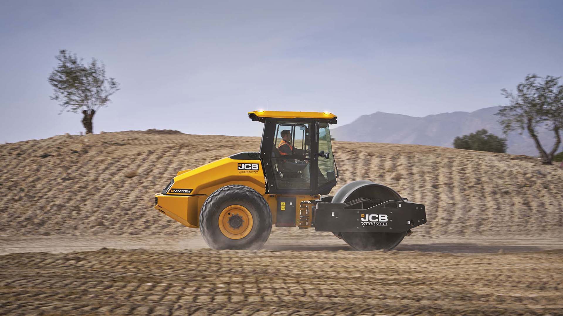 Jcb Vm118D rullo compattatore ferro-gomma
