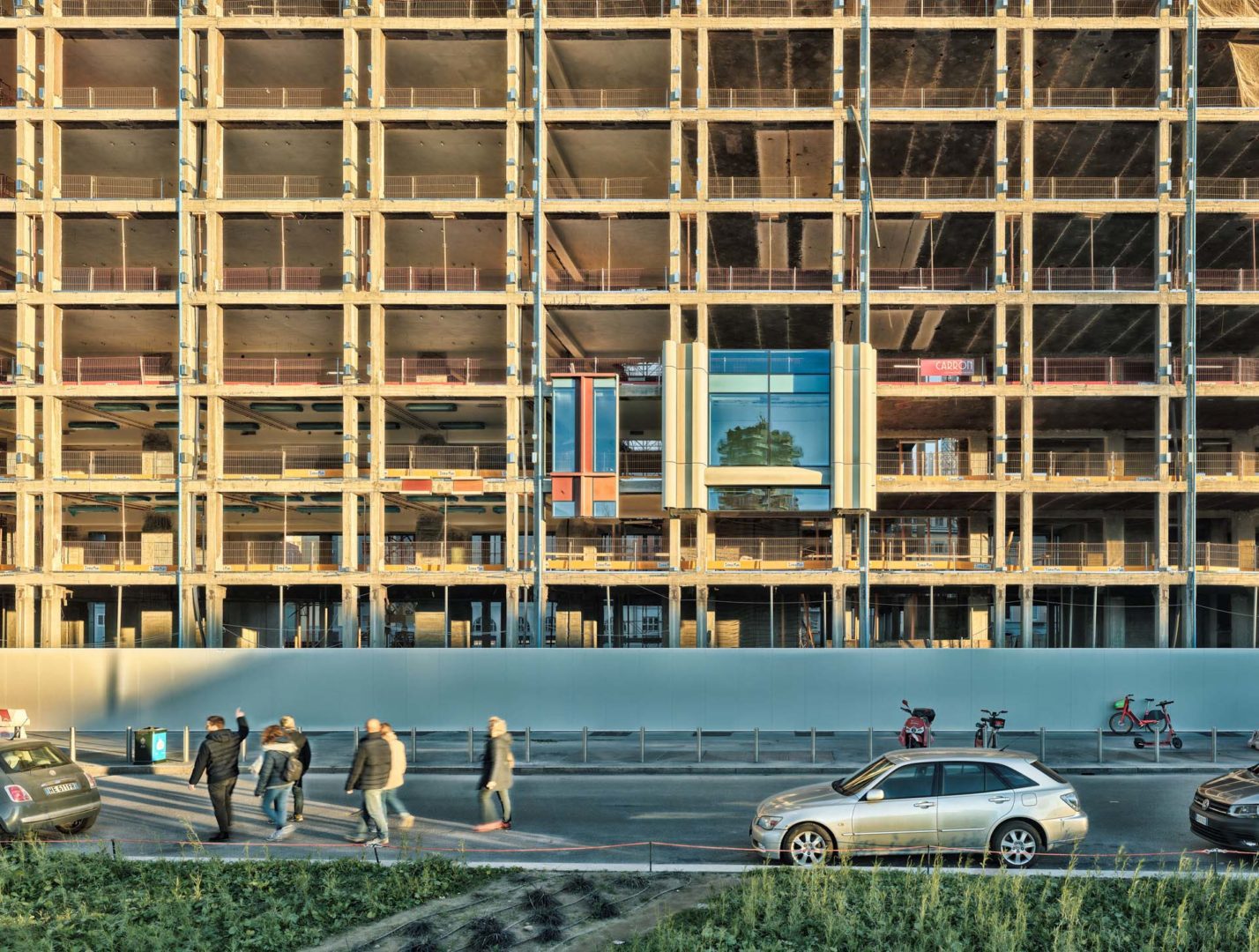 Montaggio della facciata del Bordoni Building