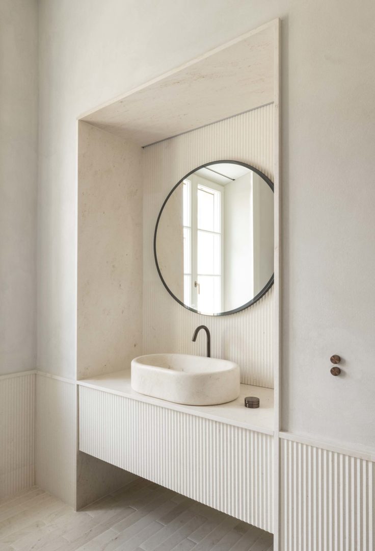Ceadesign Palazzo Carmi lavabo in marmo bagno padronale ©Vito Corvasce